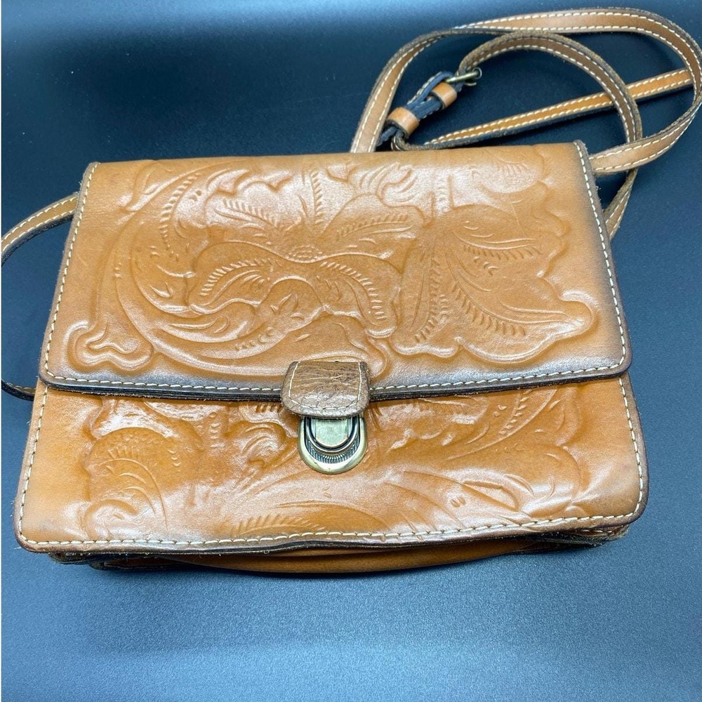 Patricia Nash Crossbody bags Brown/Tan Laurentina‎ Organizer
Tooled Florence